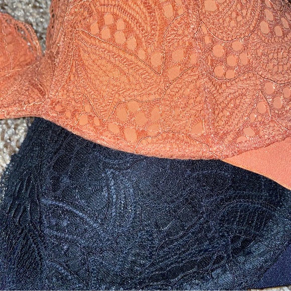 Wear Lively Rust Orange Lacy and Black Lacy No Wire Push Up Bra Set - Picture 2 of 6